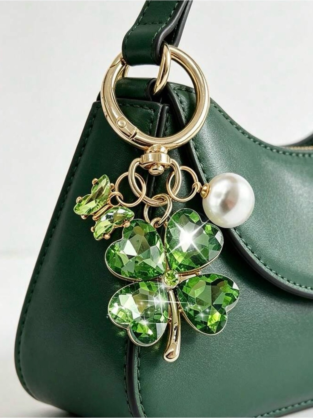 NIP keychain four-leaf clover design with green rhinestone 🍀